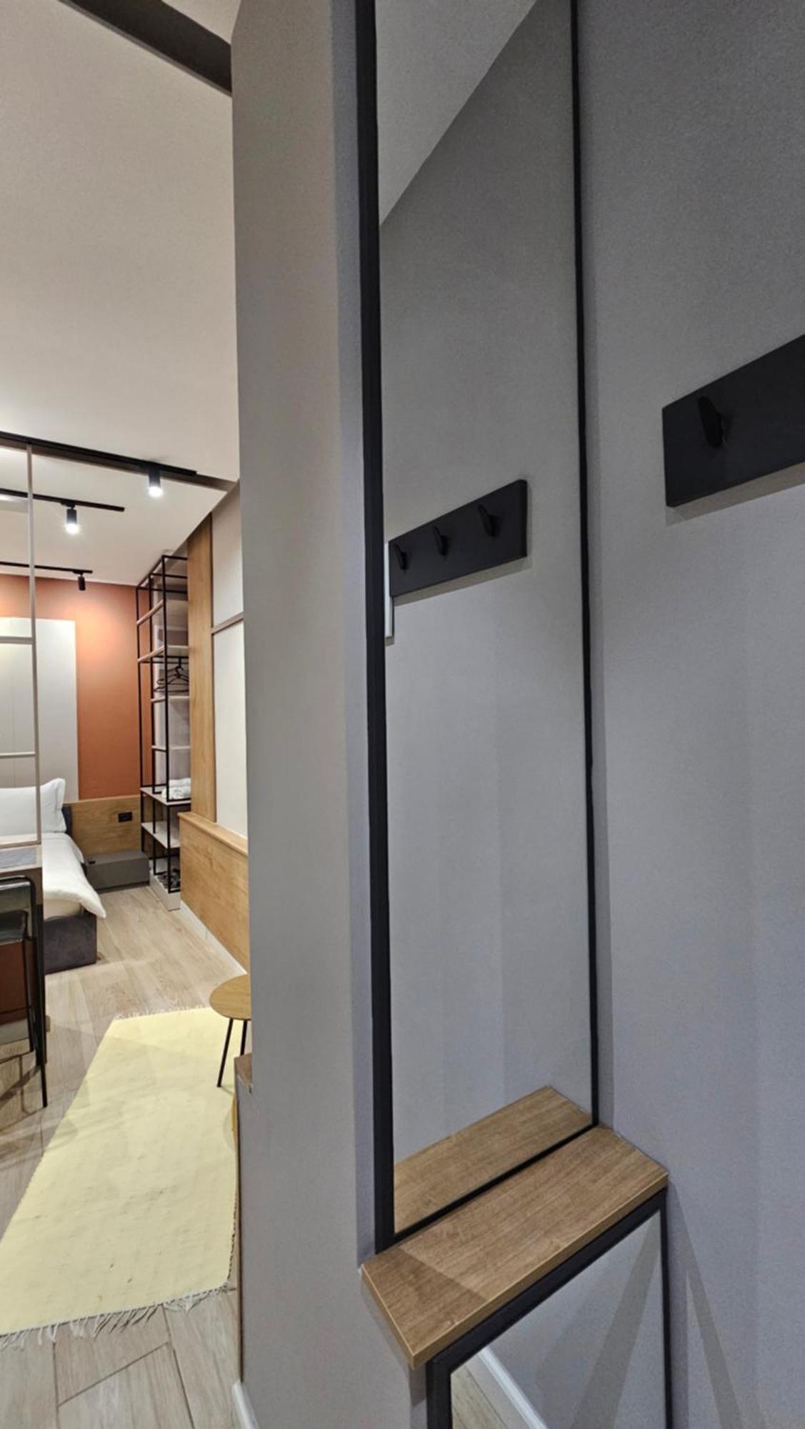 Tam Serviced Studio Apartments Next To Blloku Tirana Eksteriør billede