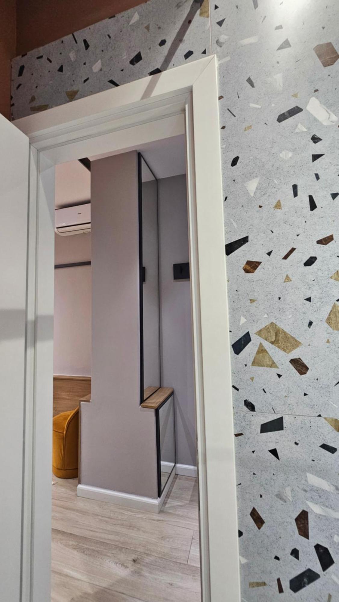 Tam Serviced Studio Apartments Next To Blloku Tirana Eksteriør billede