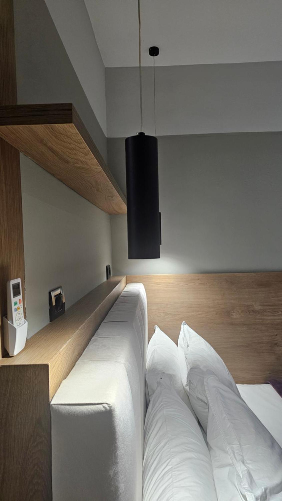 Tam Serviced Studio Apartments Next To Blloku Tirana Eksteriør billede