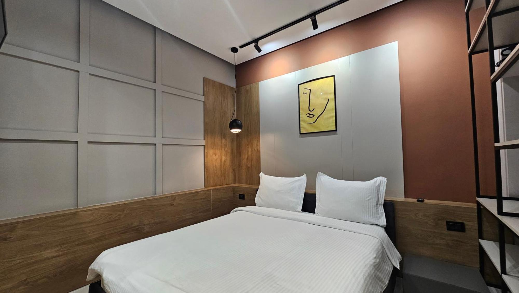 Tam Serviced Studio Apartments Next To Blloku Tirana Eksteriør billede