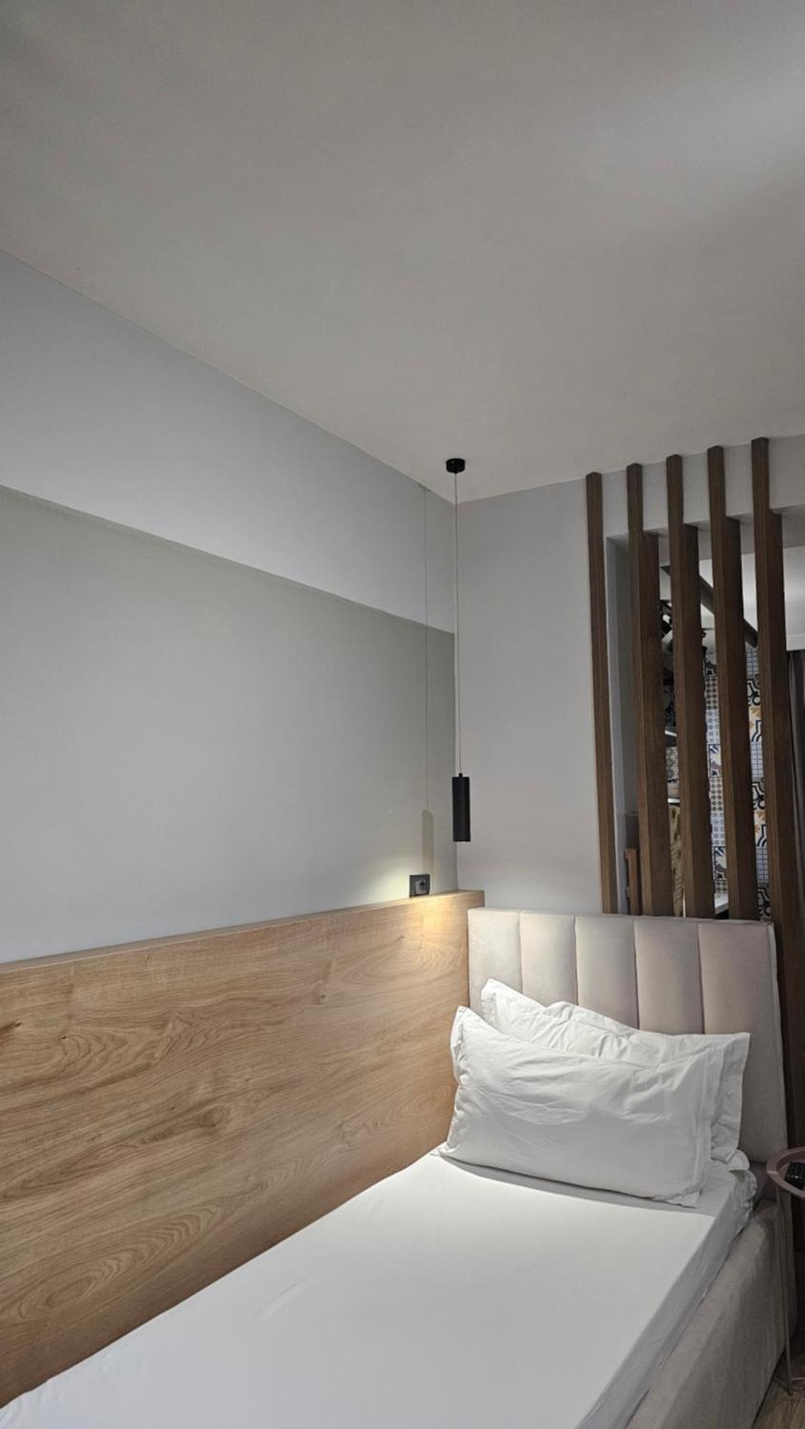 Tam Serviced Studio Apartments Next To Blloku Tirana Eksteriør billede