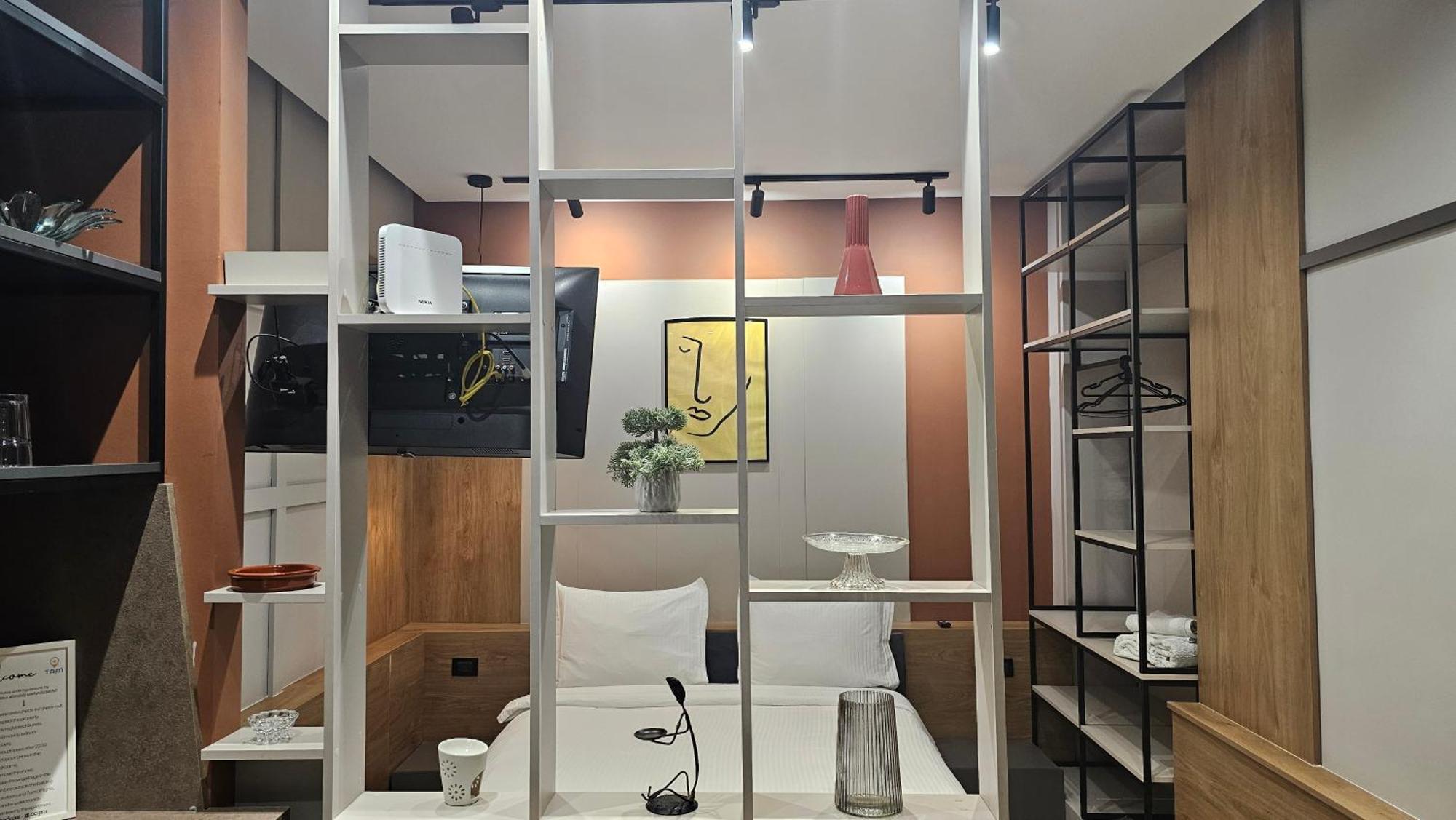 Tam Serviced Studio Apartments Next To Blloku Tirana Eksteriør billede