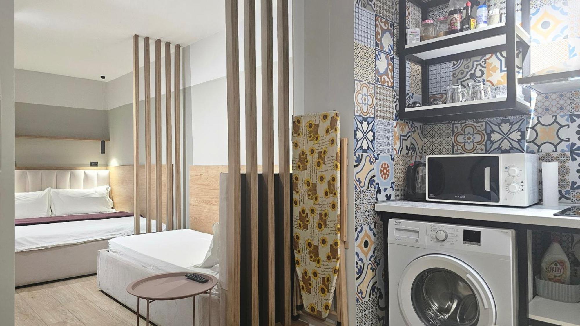 Tam Serviced Studio Apartments Next To Blloku Tirana Eksteriør billede