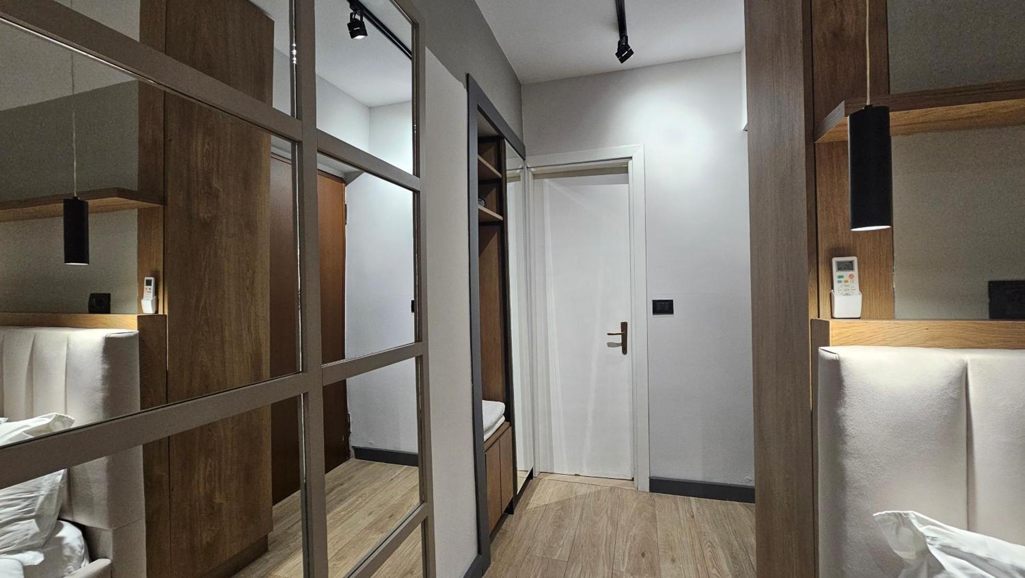 Tam Serviced Studio Apartments Next To Blloku Tirana Eksteriør billede