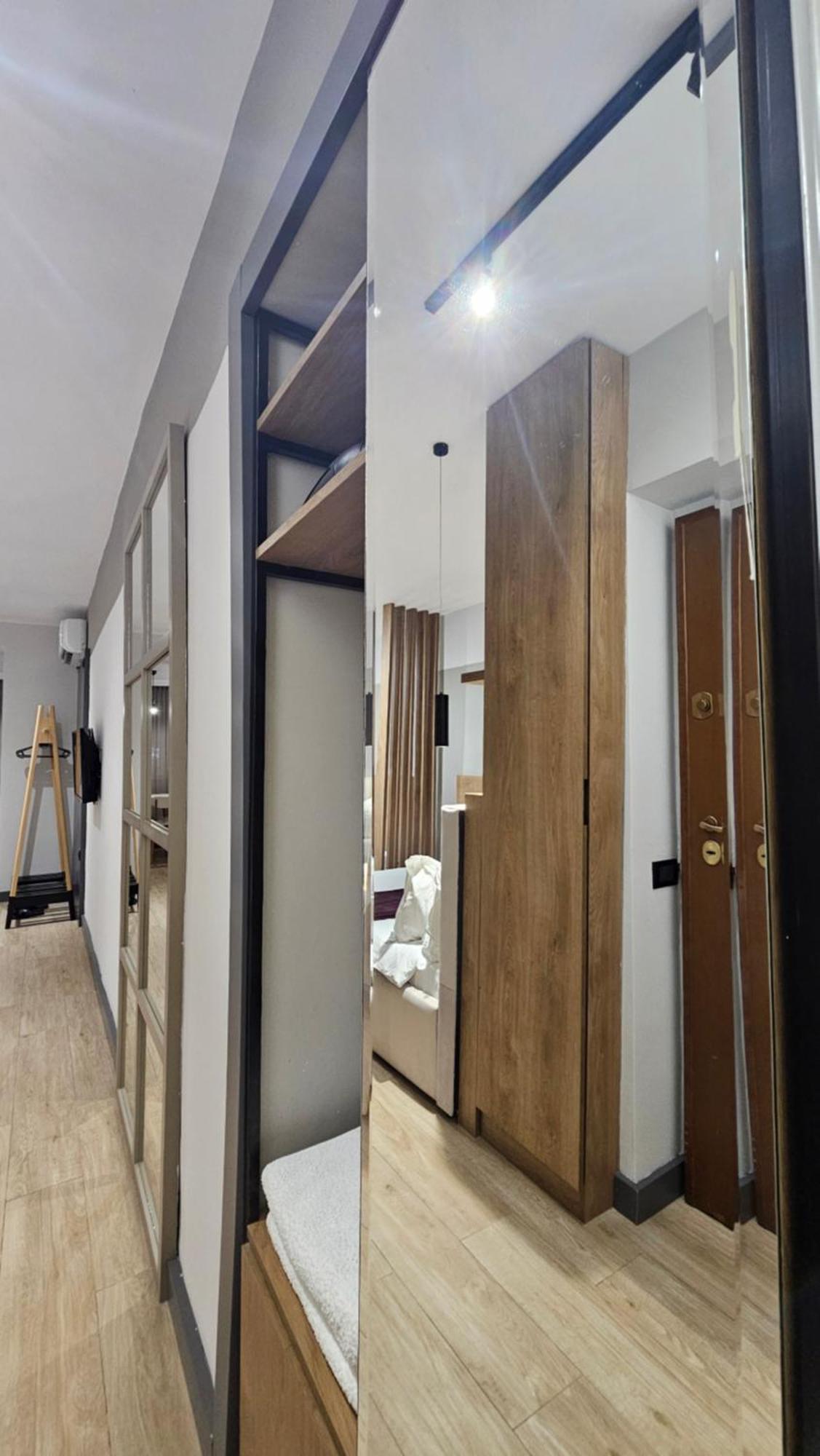 Tam Serviced Studio Apartments Next To Blloku Tirana Eksteriør billede